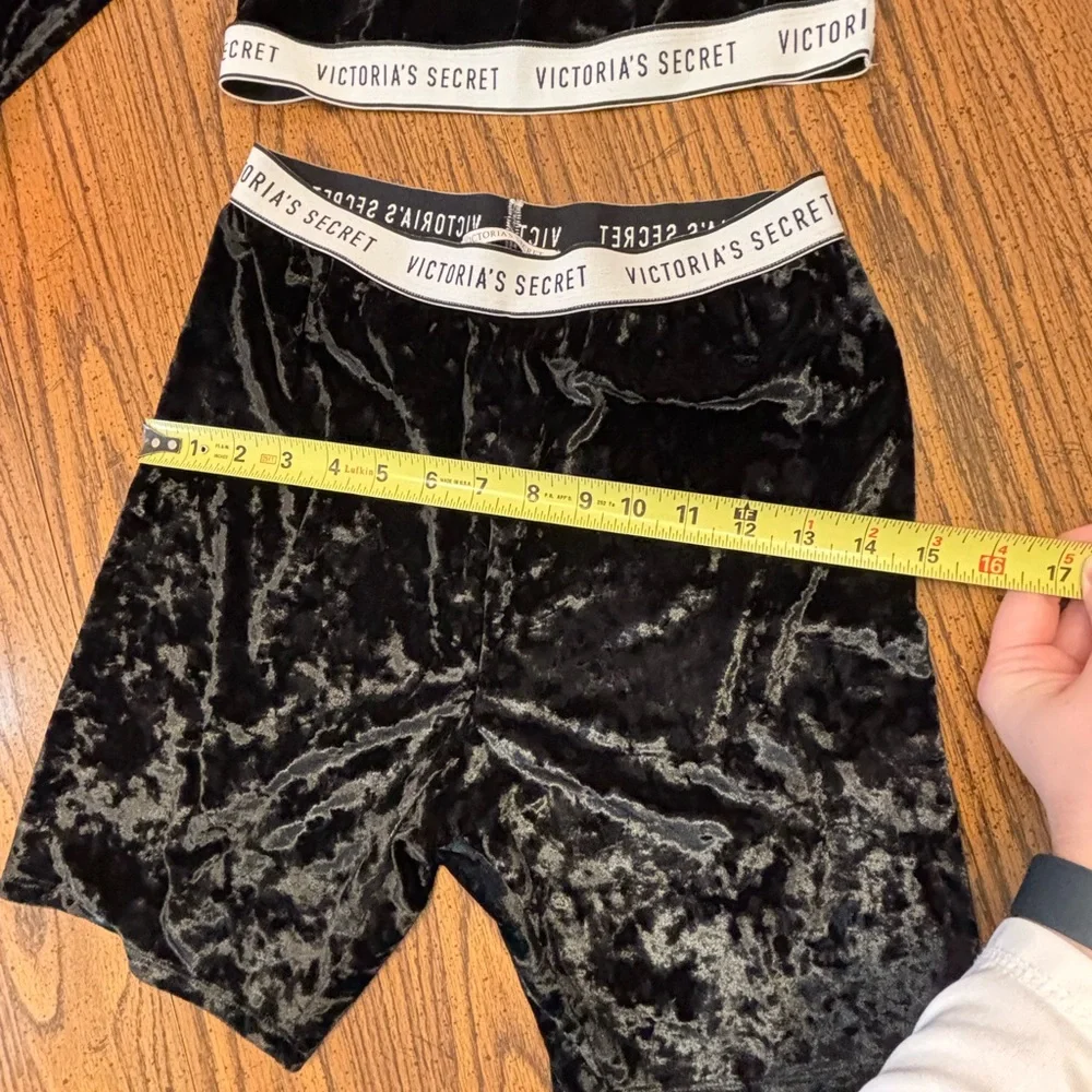 Victoria’s Secret black velvet bike short and matched cropped long sleeve top M - Picture 6 of 9